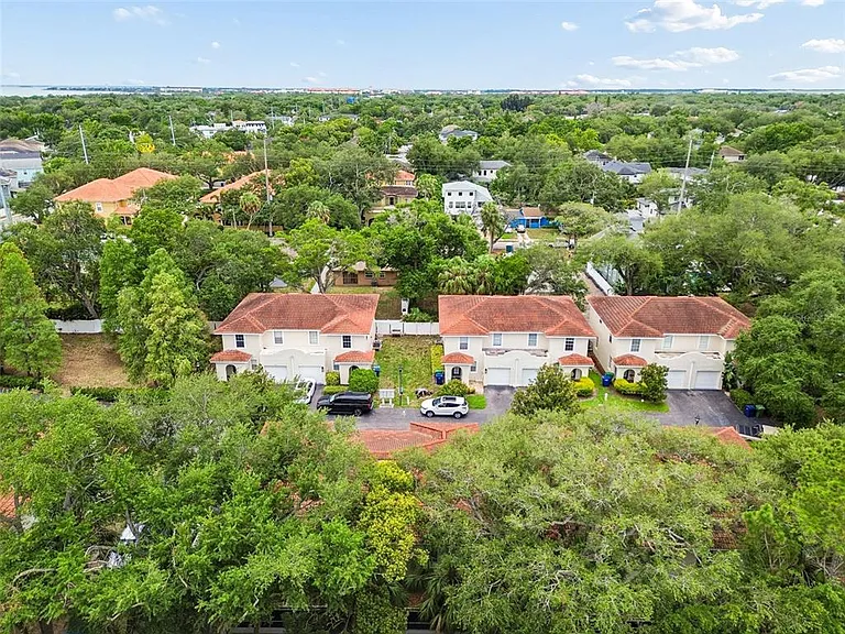 3125 Santorini Ct — Photo 34