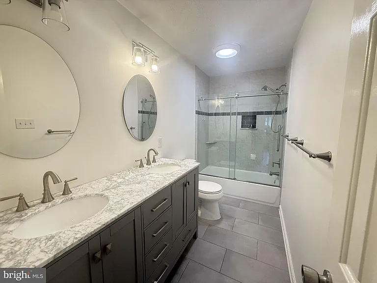 824 Appleseed Ct — Photo 25