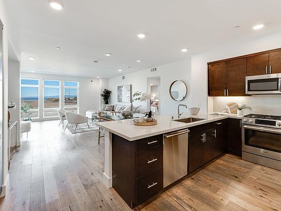 3rd image of 400 Mariners Island Blvd Unit 205