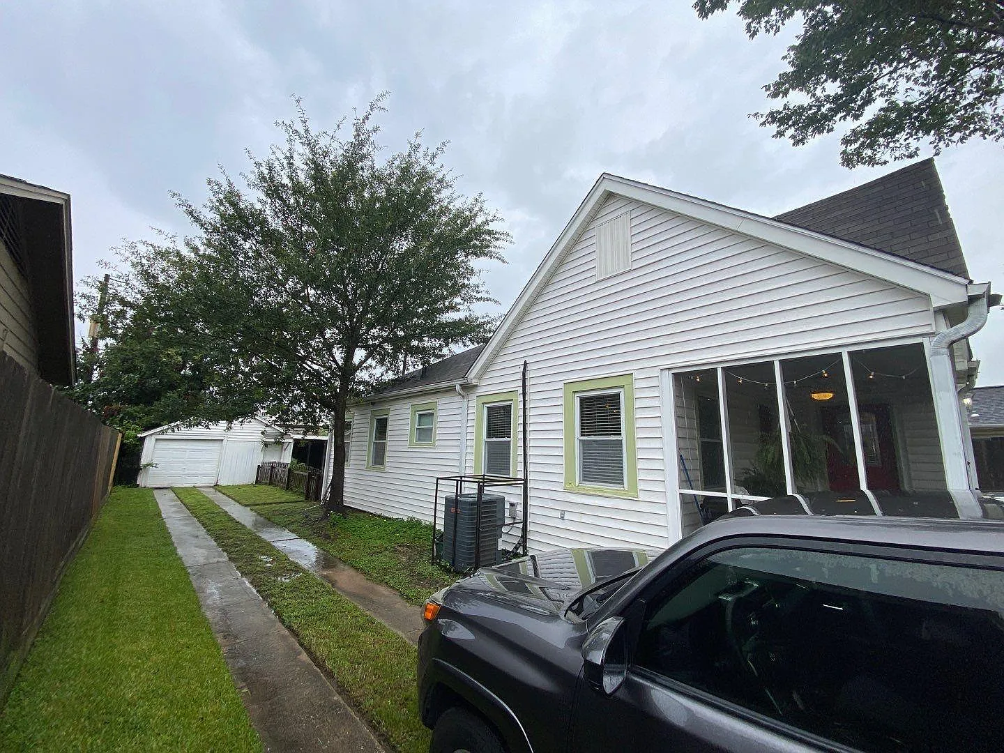 2 bed, 1.0 bath, 1162 sqft, $2,500 — Photo 2