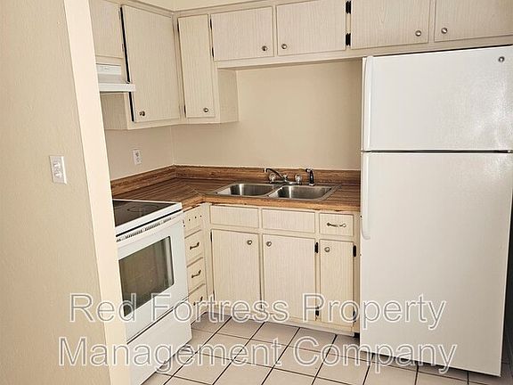 4th image of 2719 Central Ave APT B