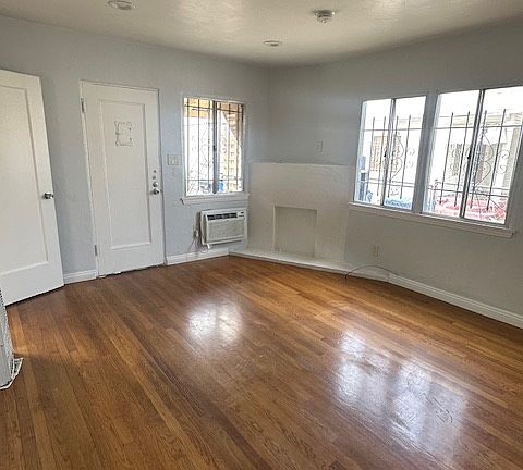 4th image of 1632 W 84th St #1/2