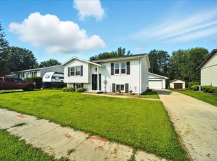120 12th Ave NE, Oelwein, IA 50662
