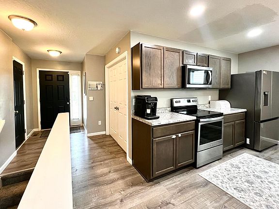 3rd image of 7516 Autumn Joy Ave