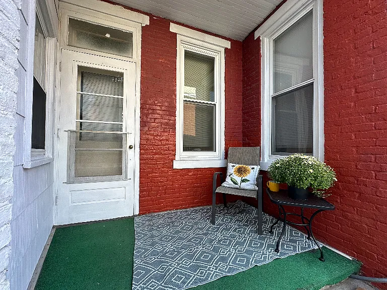 124 S 11th St — Photo 22