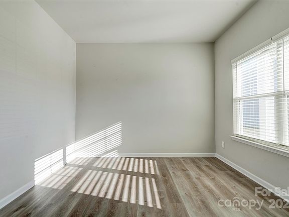 5th image of 244 Lake George Dr