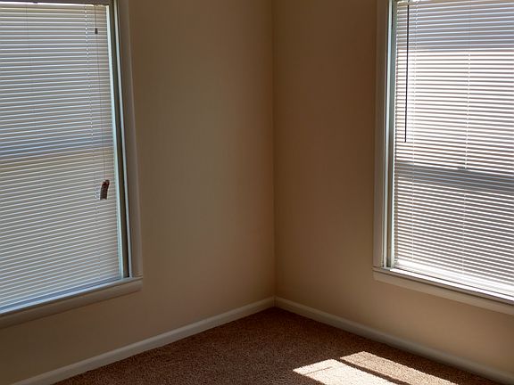 5th image of 822 30th Ct