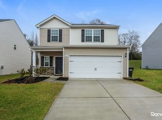8616 Ballard Hills Ct, Charlotte, NC 28215