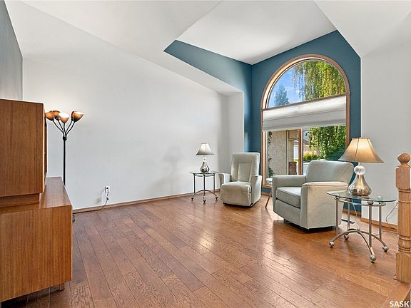 4th image of 1122 Hurley Way