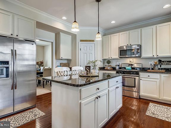 5th image of 117 Brooke Ln