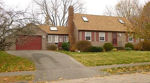 2nd image of 6 Carolyn Dr