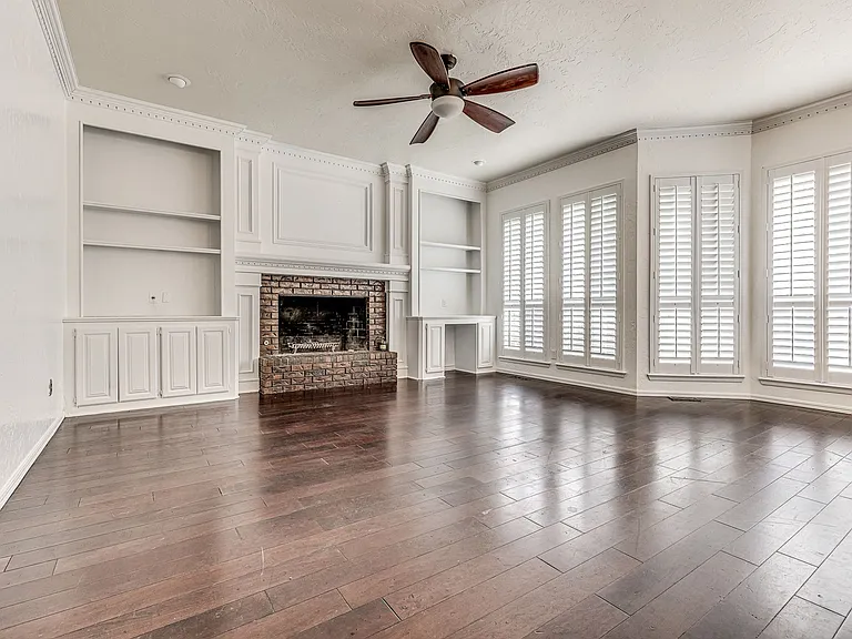 1104 Fox Lake Ln — Photo 9