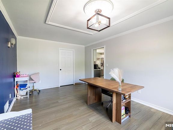 5th image of 72 Orben Dr