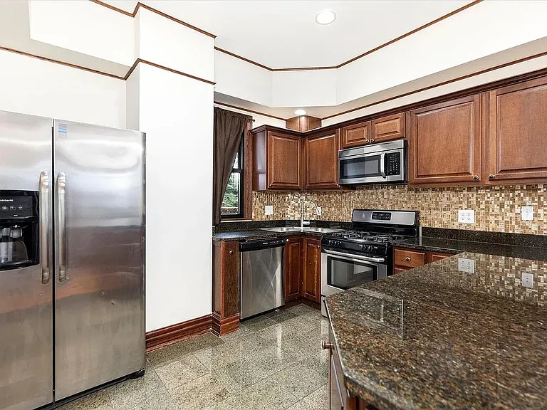 232 Des Plaines Ave #2 — Photo 9