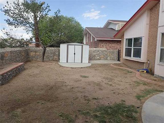 5th image of 11516 Crazy Horse Dr