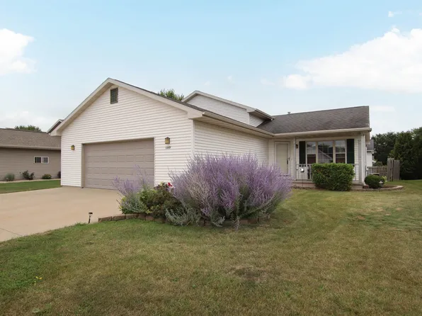 1240 Pheasant Creek Dr, Oshkosh, WI 54904