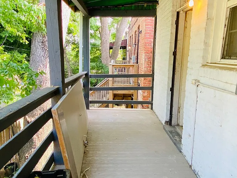 4 N. Dooley Ave — Photo 10