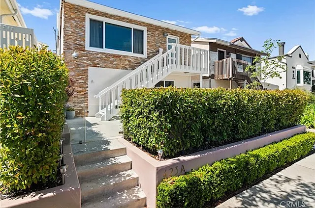 423 Iris Ave #C — Photo 1