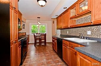 5th image of 7 Jamestown Acres