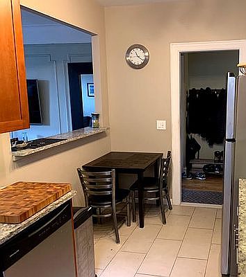 5th image of 2311 33rd St APT 2B