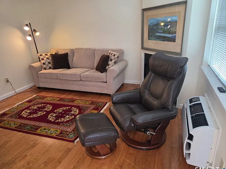 37D Crystal Ln #D — Photo 4