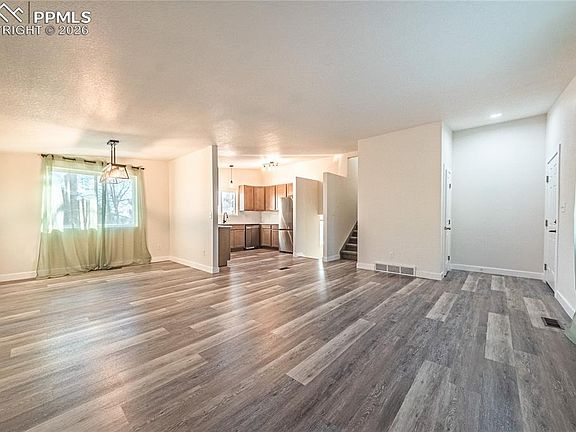5th image of 6350 Pawnee Cir