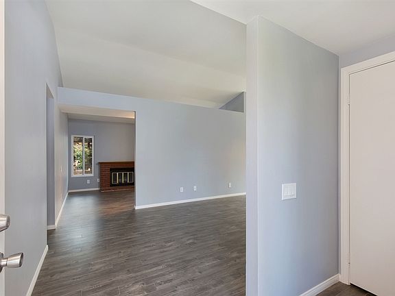 4th image of 42614 Escolacata Dr