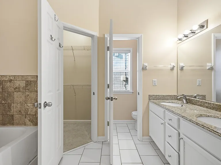 1277 Island Pl E — Photo 18