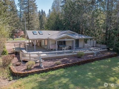 70 N Fairway Drive E, Hoodsport, WA, 98548