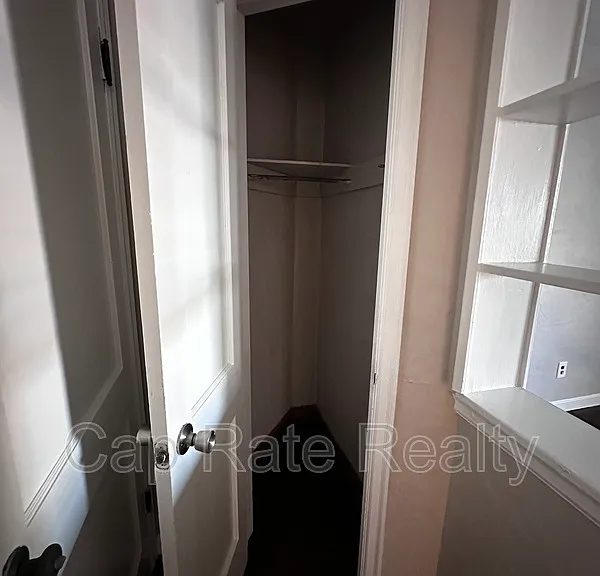322 S Powell Ave — Photo 12