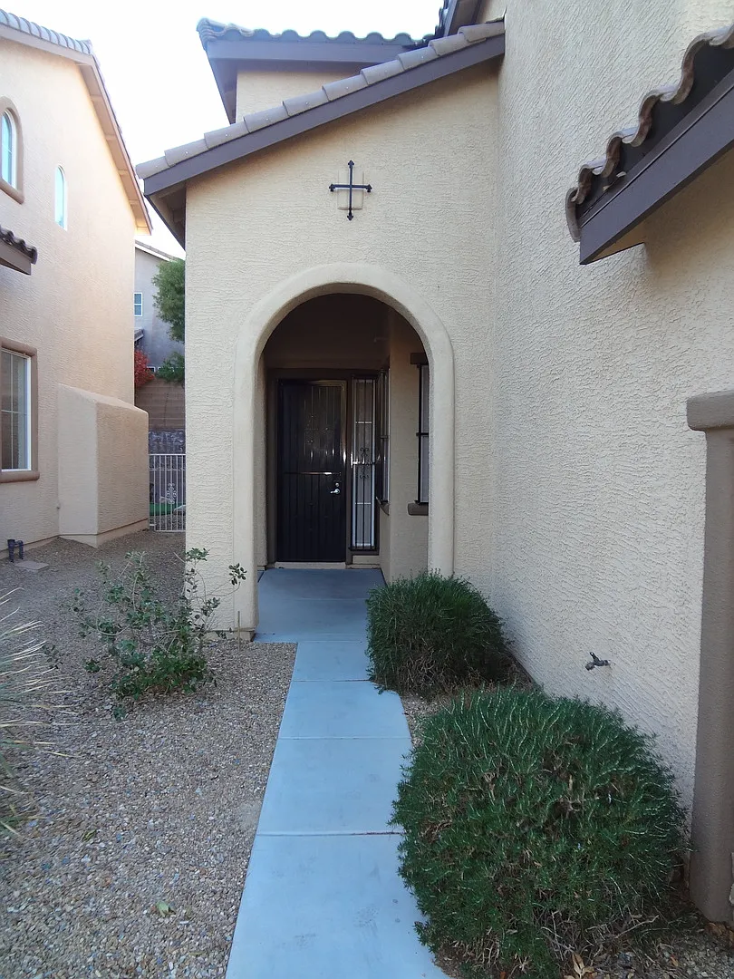 Beautiful 2,022 Sq. Ft. Home Has 4 Bedroom, 2.5 Bathroom , 2 Car Garage — Photo 2