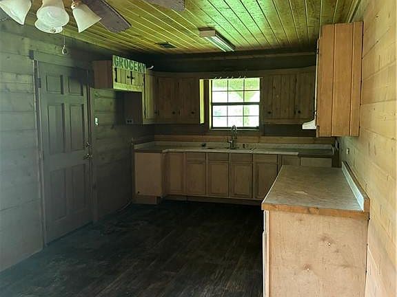 5th image of 235 Smith Rd