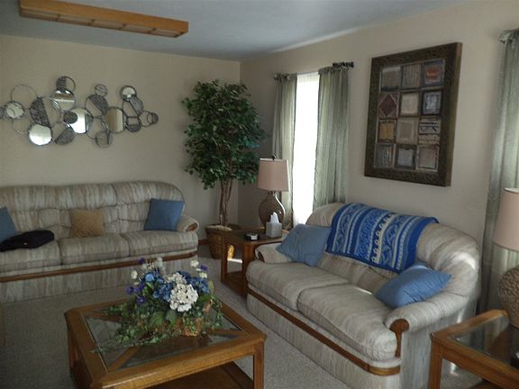 3rd image of 58680 Sunlit Blvd