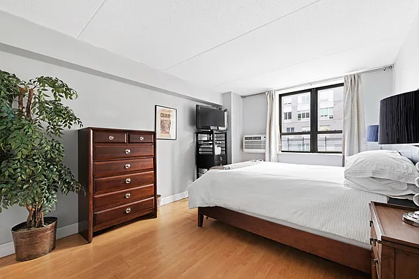 Sold by Compass | media 3