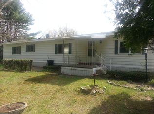 20 Rainbow Dr, Uncasville, CT 06382