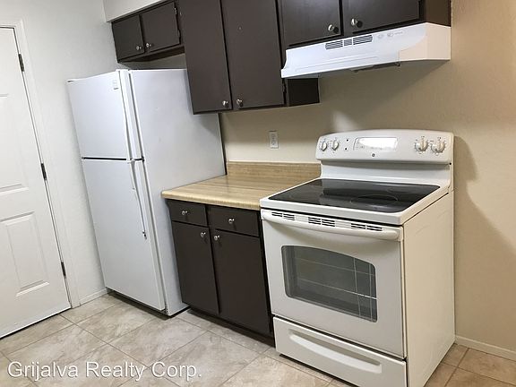 5th image of 2859 N Flanwill Blvd