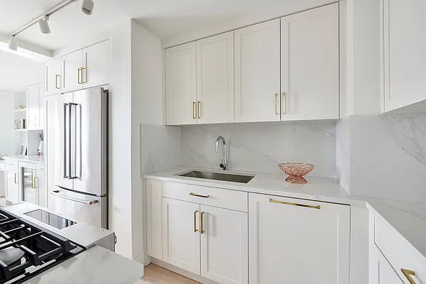 Sold by Compass | media 6