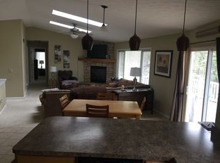 7188 Chagrin Rd, Chagrin Falls, OH 44023