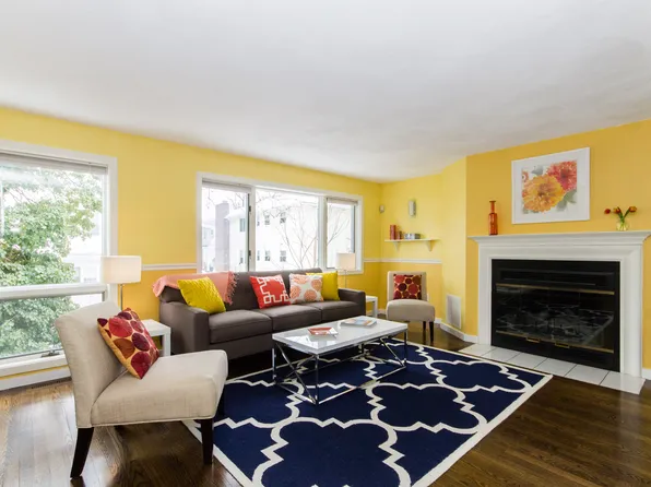 31 Ashland St, Watertown, MA 02472