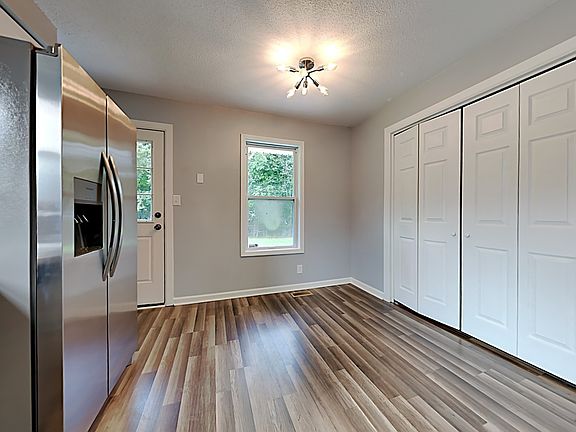 5th image of 757 Spees Dr