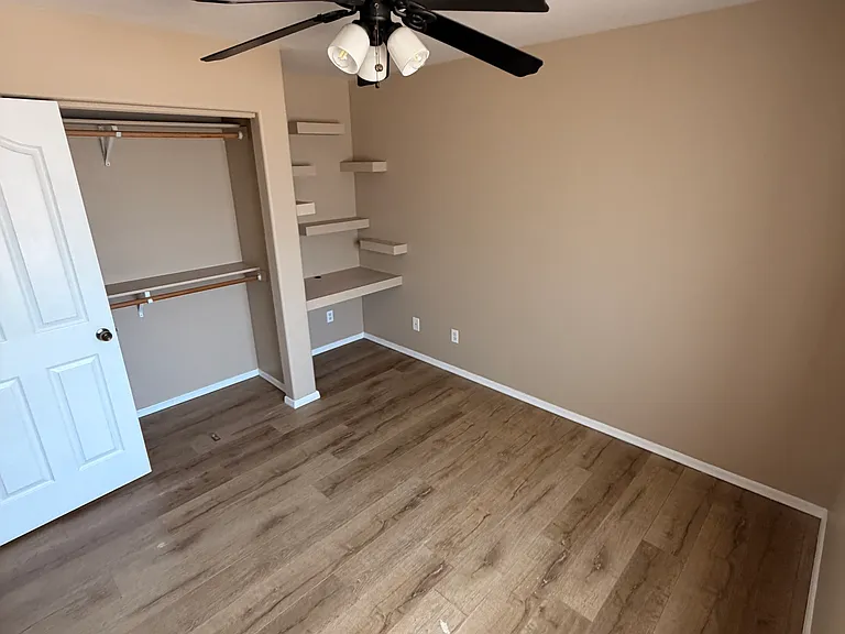 4559 E Gloria Dr — Photo 6