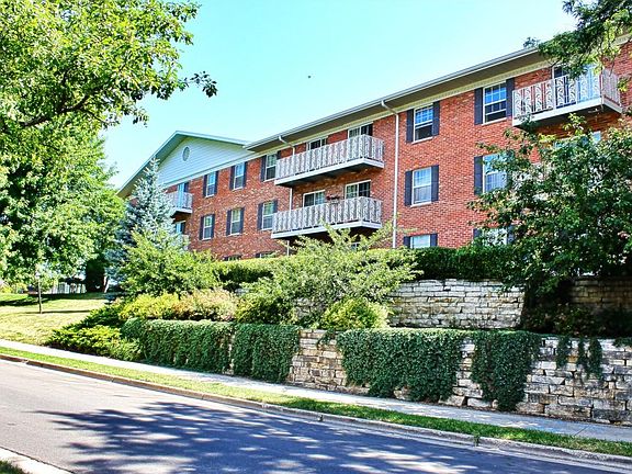 2nd image of 401 N Eau Claire Ave #118