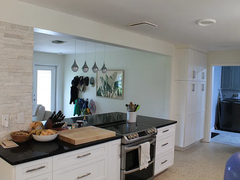 1333 Shadow Ln — Photo 7