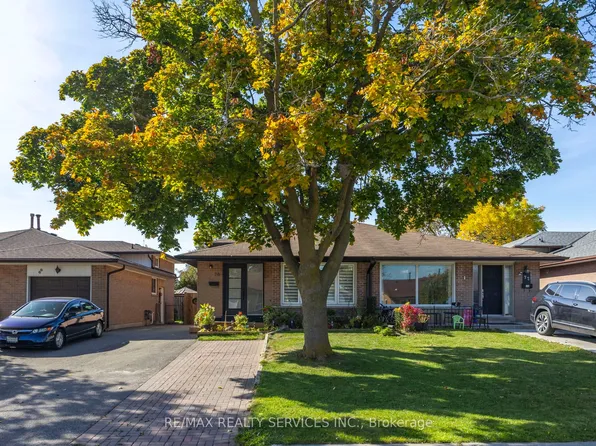 70 Wilton Dr, Brampton, ON L6W 3A1