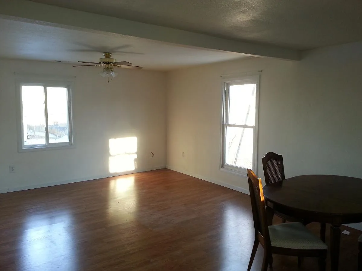 2 bed, 1000 sqft, $950 — Photo 3
