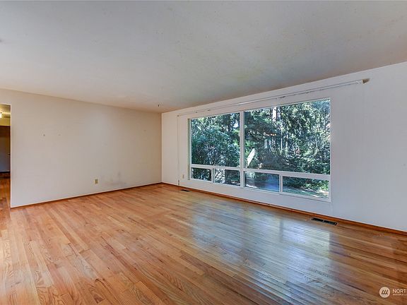 5th image of 1640 151st Avenue SE