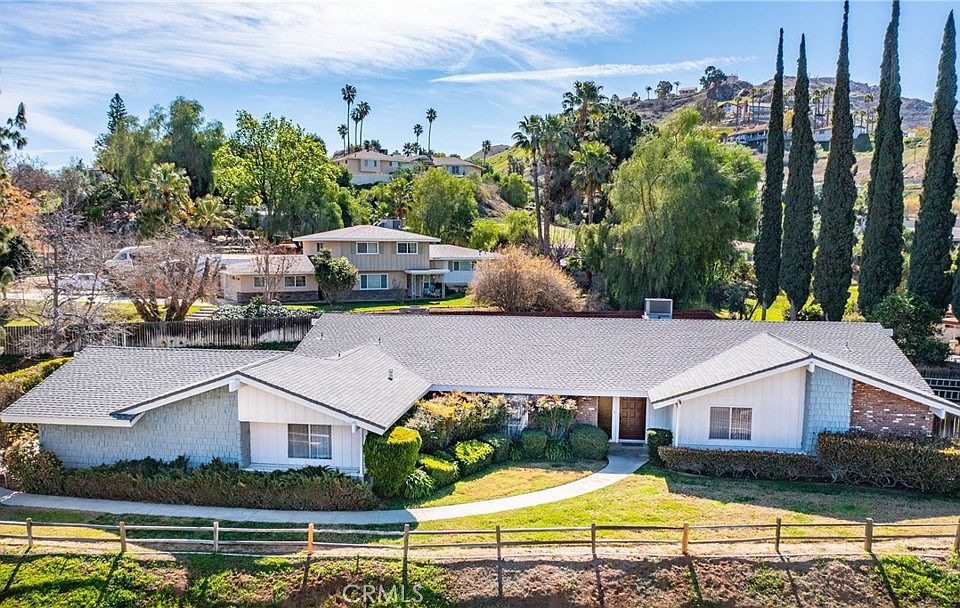 1st image of 23187 Glendora Dr
