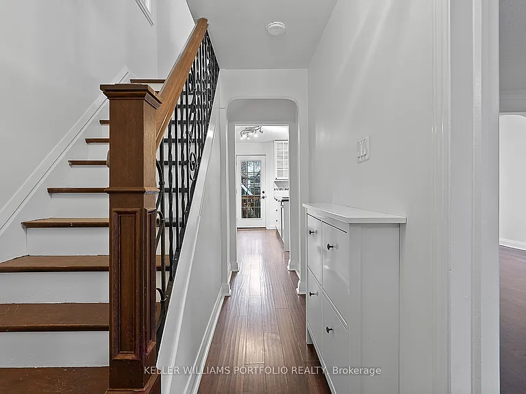 40 Scarboro Cres — Photo 6