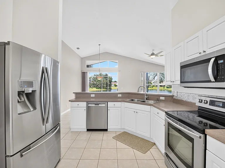 933 Shaw Cir — Photo 13