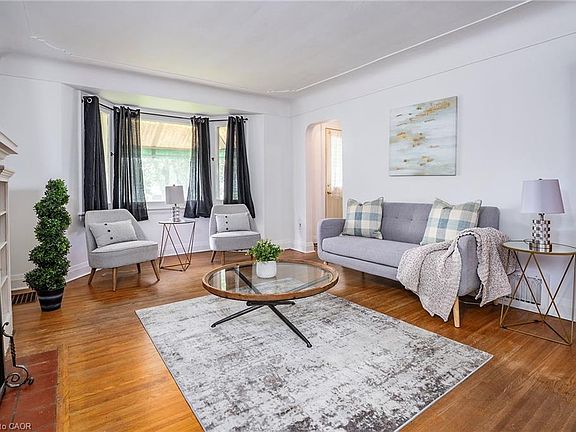 5th image of 90 Osler Dr